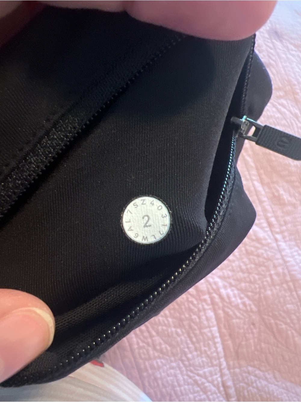 #192 Lululemon Speed Up Crop (21") Black Sz 2 EUC - Picture 4 of 5